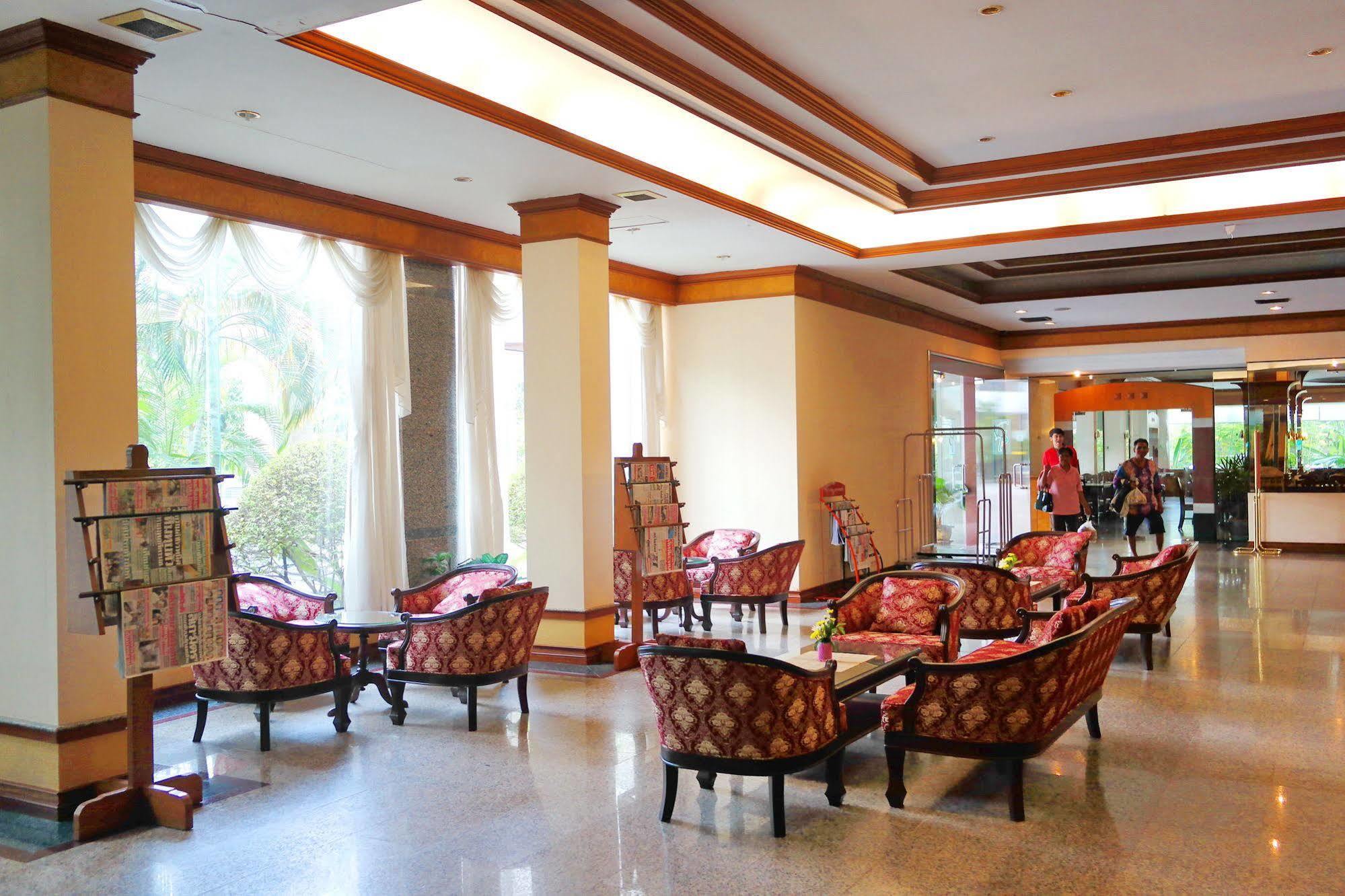 Grand Park Hotel Nakhon Si Thammarat Esterno foto
